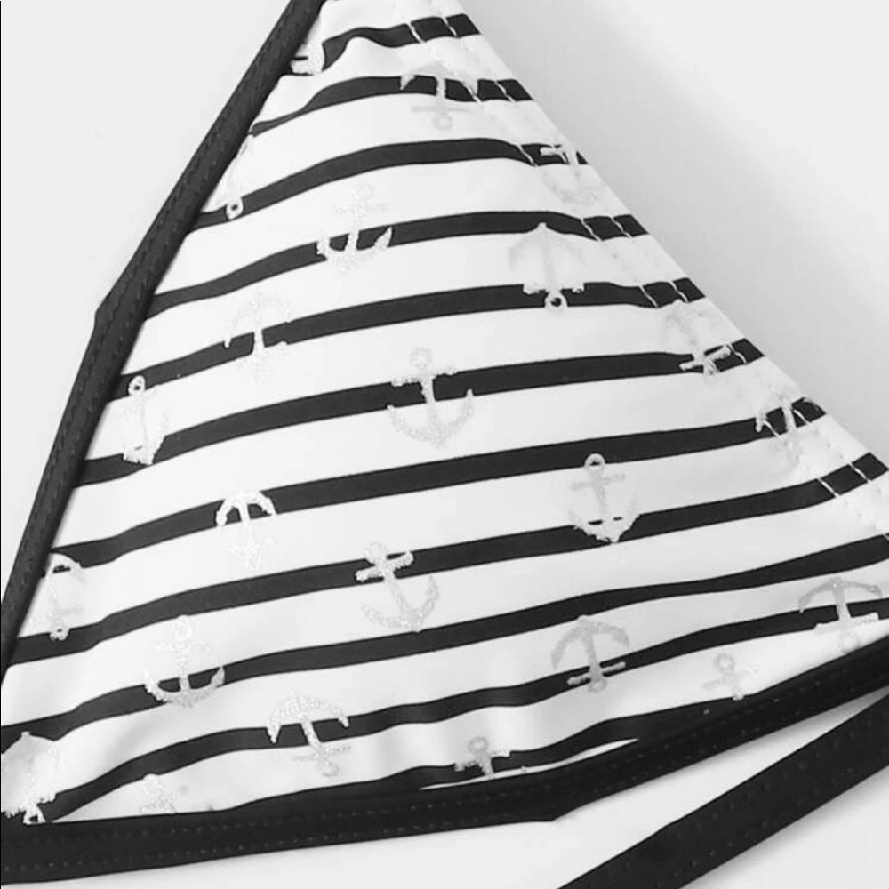 NWT STRIPED BLACK AND WHITE ANCHOR BIKINI TOP - Picture 3 of 5